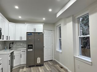 660 N 36th St, Philadelphia, PA
