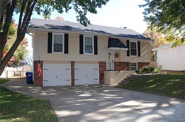 1st image of 311 SE Claremont St