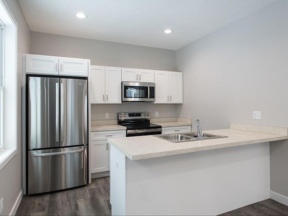 3rd image of 501 Fenimore Ave