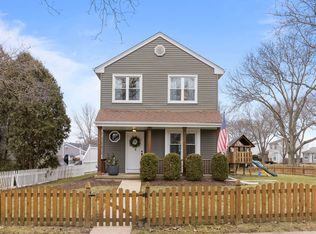 1039 Manchester Crse, Geneva, IL 60134