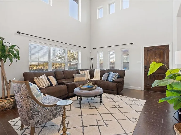 2214 S Lakeline Blvd #413 — Photo 6