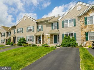 351 Cedar Waxwing Dr, Warrington, PA 18976