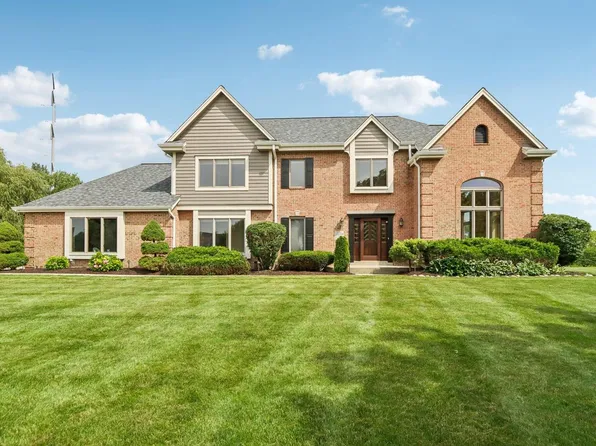 11000 North Whilton ROAD, Mequon, WI 53097