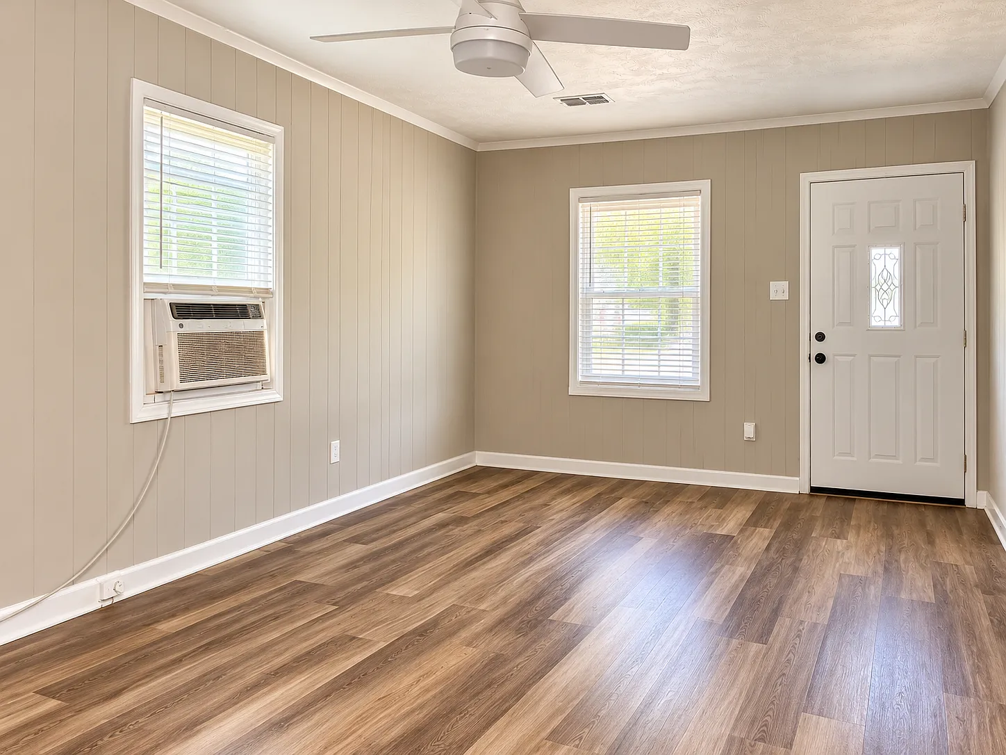3 bed, 966 sqft, $1,350 — Photo 3