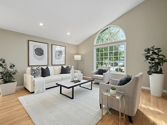 5th image of 767 Lodgewood Ct