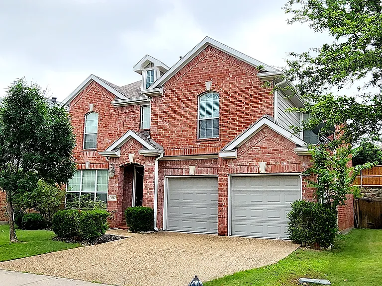 1312 Valley Vista Dr — Photo 1