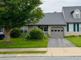14 Burr Oak Dr, Millersville, PA