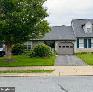 14 Burr Oak Dr, Millersville, PA, 17551
