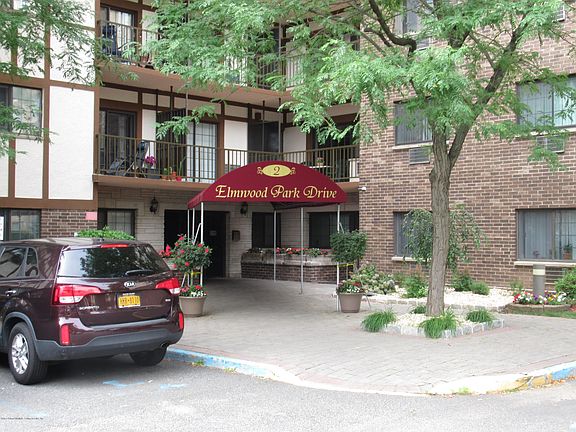 2nd image of 2 Elmwood Park Dr APT 308