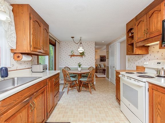 4th image of 8 Beech St