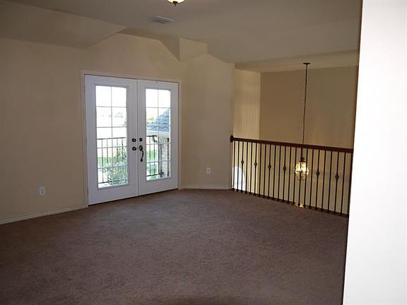 3rd image of 1119 Polo Heights Dr