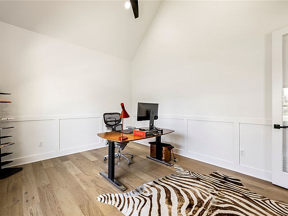 4th image of 2808 Palisades Cir