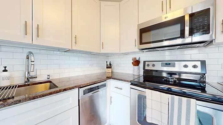 Rented by Bond New York | media 44