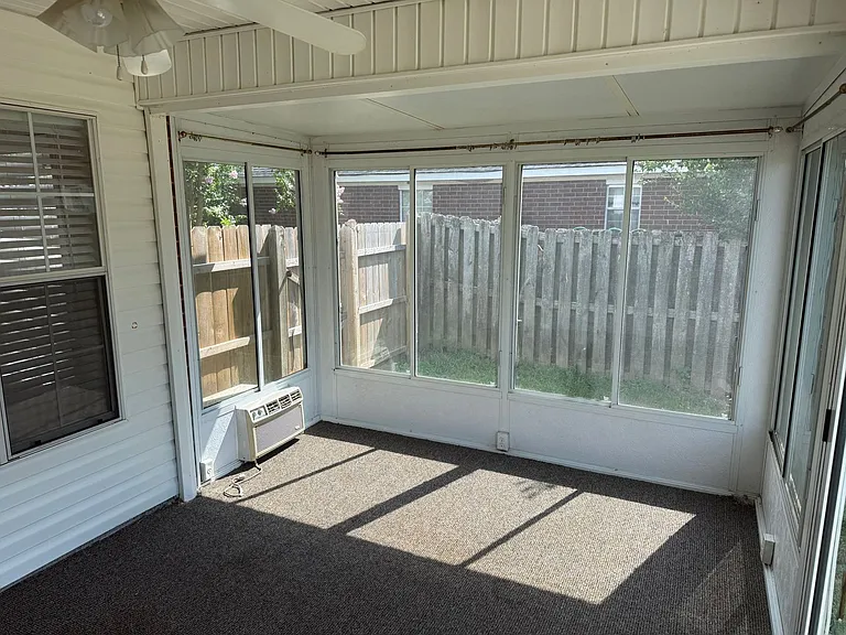 106 Thorton Dr — Photo 15