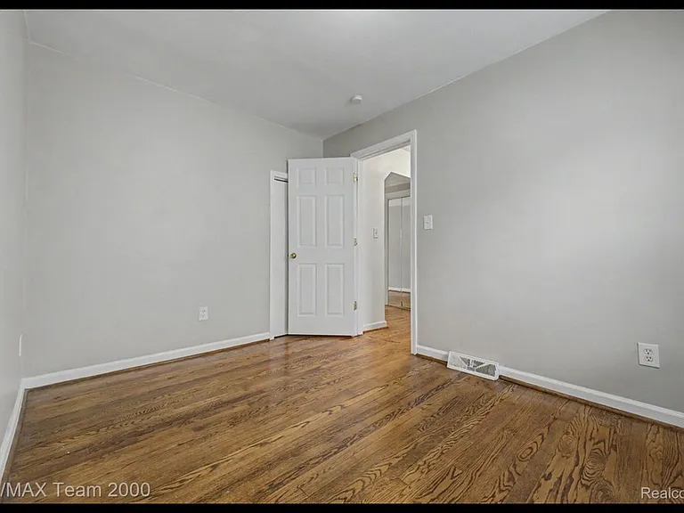 5635 Westpoint St — Photo 22