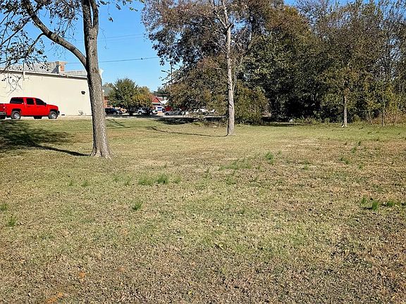 2nd image of 518 S 1st St Lot 15 & 16