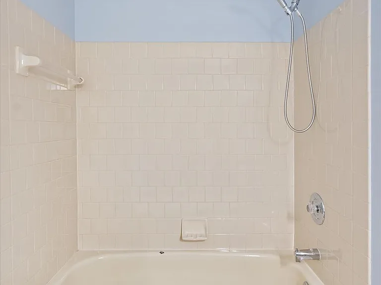 2505 Buckingham Ct — Photo 25