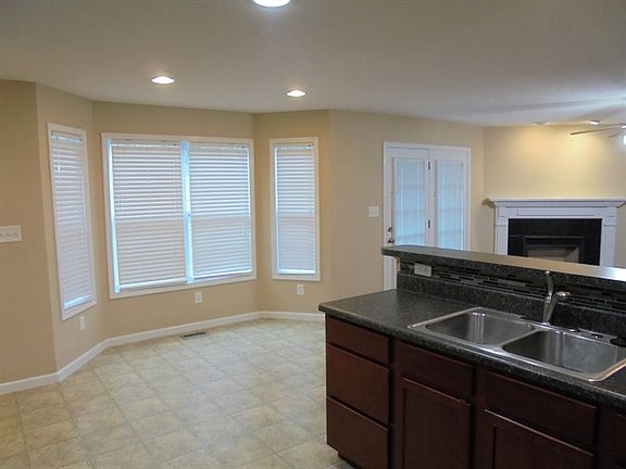4th image of 5600 Gateswalk Ln