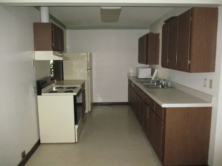324 Front St — Photo 10
