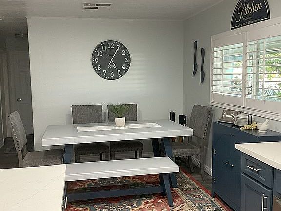 Dining Rm