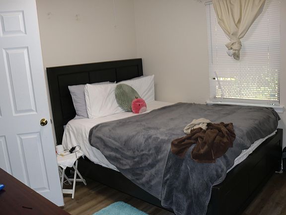 5th image of 858 Fairview Dr