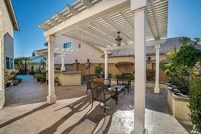 1366 Santa Cruz Ct — Photo 4