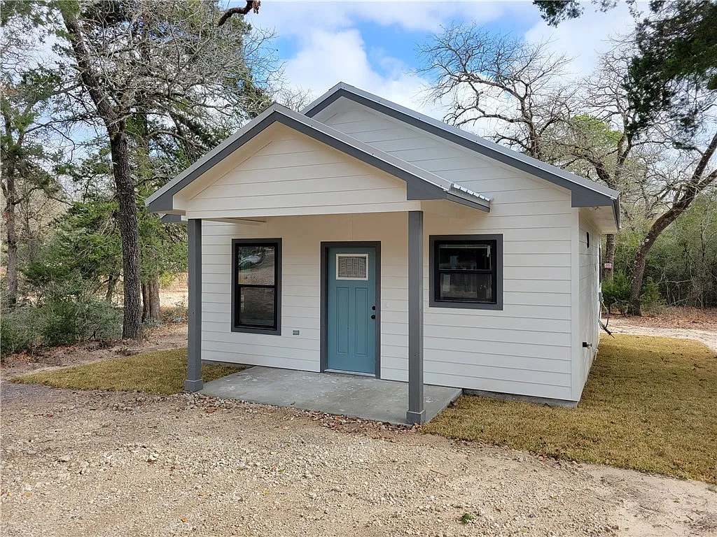 1 bed, 725 sqft, $1,385 — Photo 2