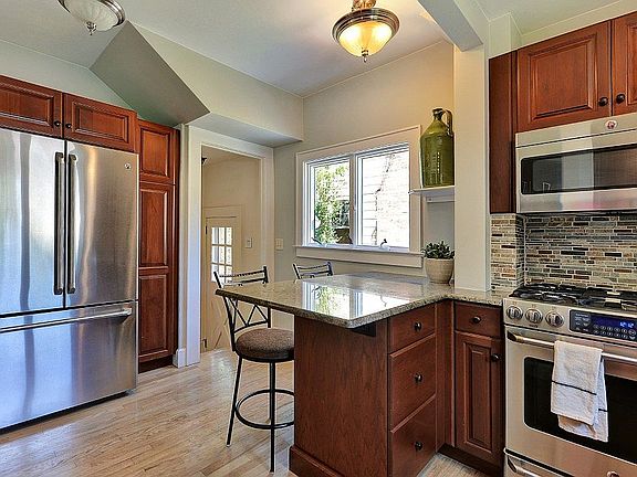Newer Granite Kitchen
