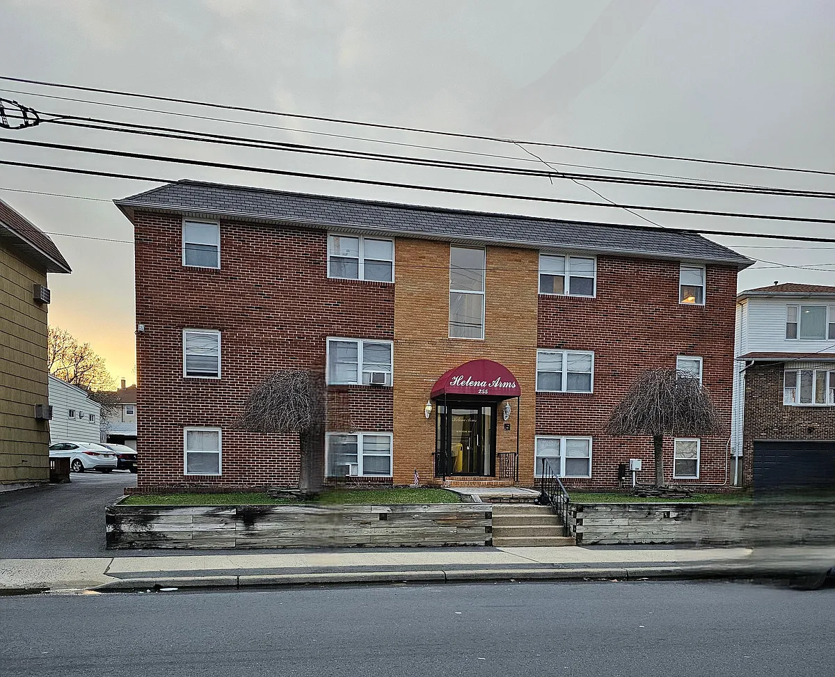 Photo 1 of 11 - 255 Schuyler Ave #4 - Kearny, NJ Primary Photo - 255 Schuyler Ave #4