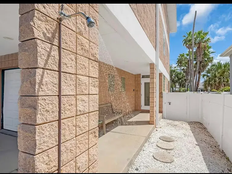 14249 Gulf Blvd — Photo 38