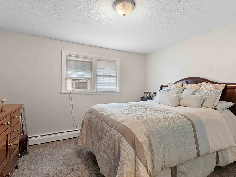 Plymouth Village Apartments — Photo 9