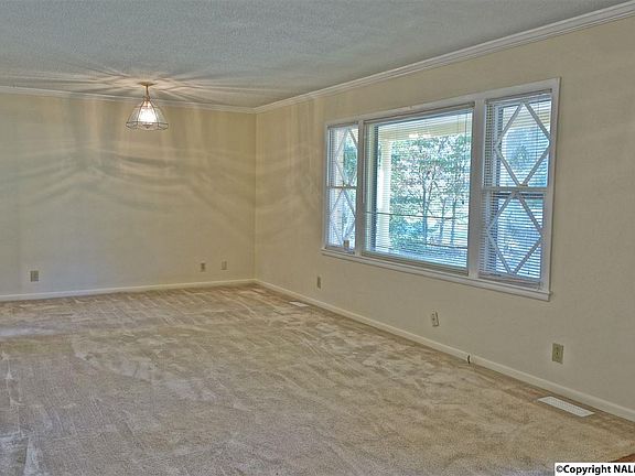3rd image of 11209 Maplecrest Dr SE