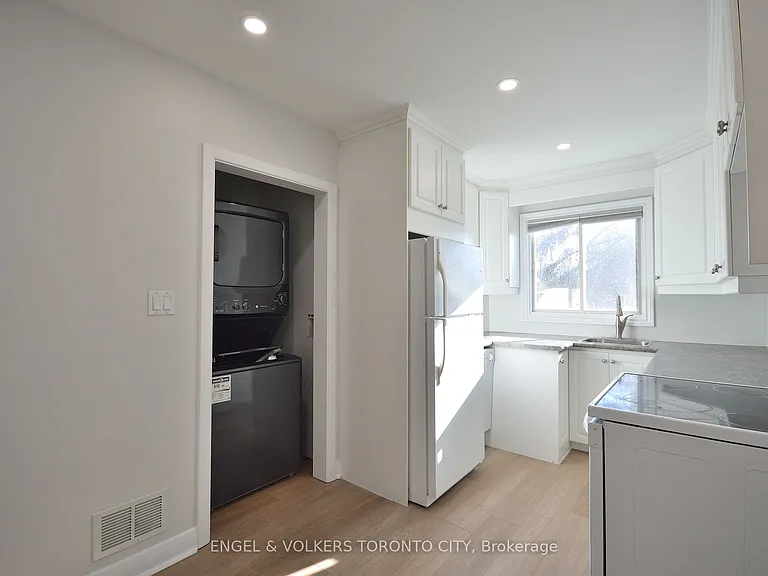 139 Queen St #MAIN FLOOR — Photo 9