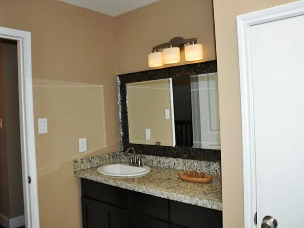 12127 Carriage Hill Dr, Houston, TX 77077