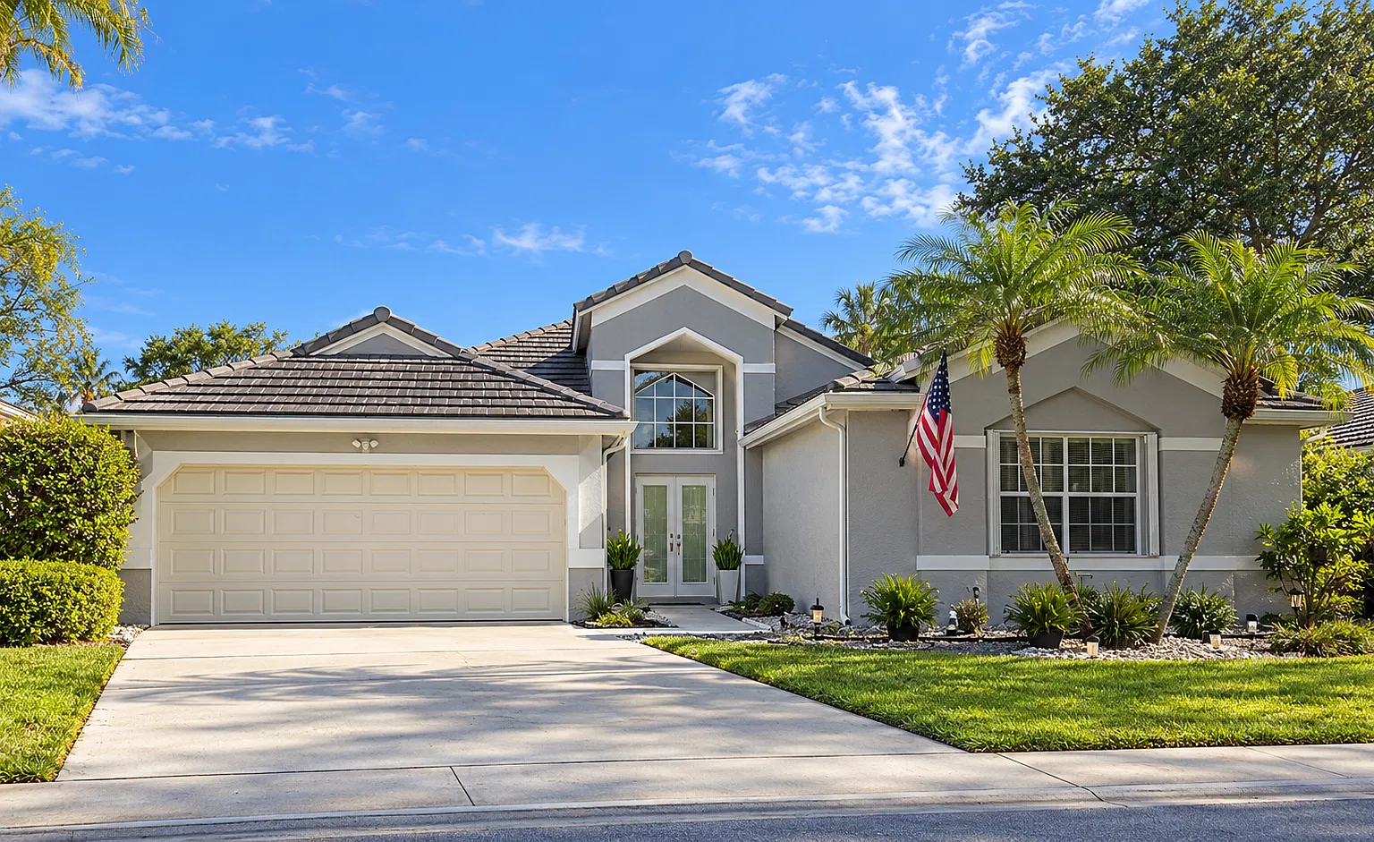 4 bed, 2.5 bath, 2374 sqft, $7,000 — Photo 1