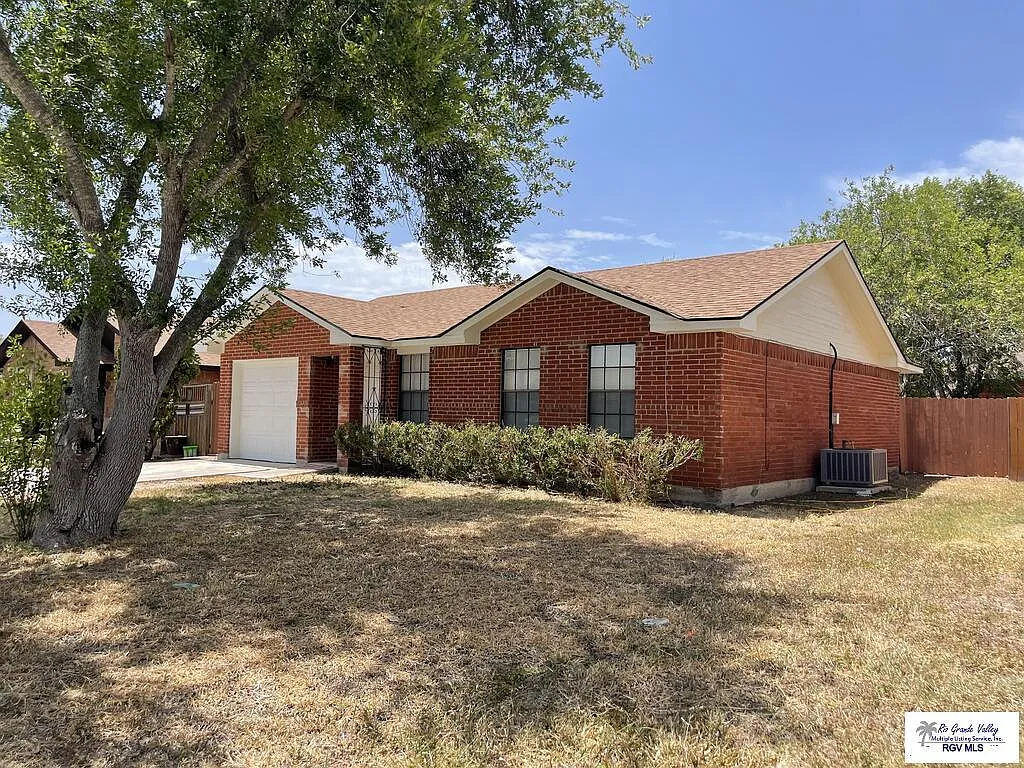 3 bed, 2.5 bath, 1057 sqft, $1,700 — Photo 2