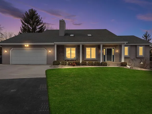 N6037 Timberline Dr, Sherwood, WI 54169