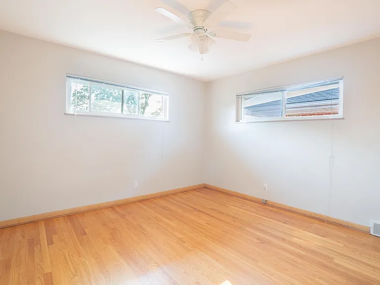 5205 Jamieson Ave — Photo 13