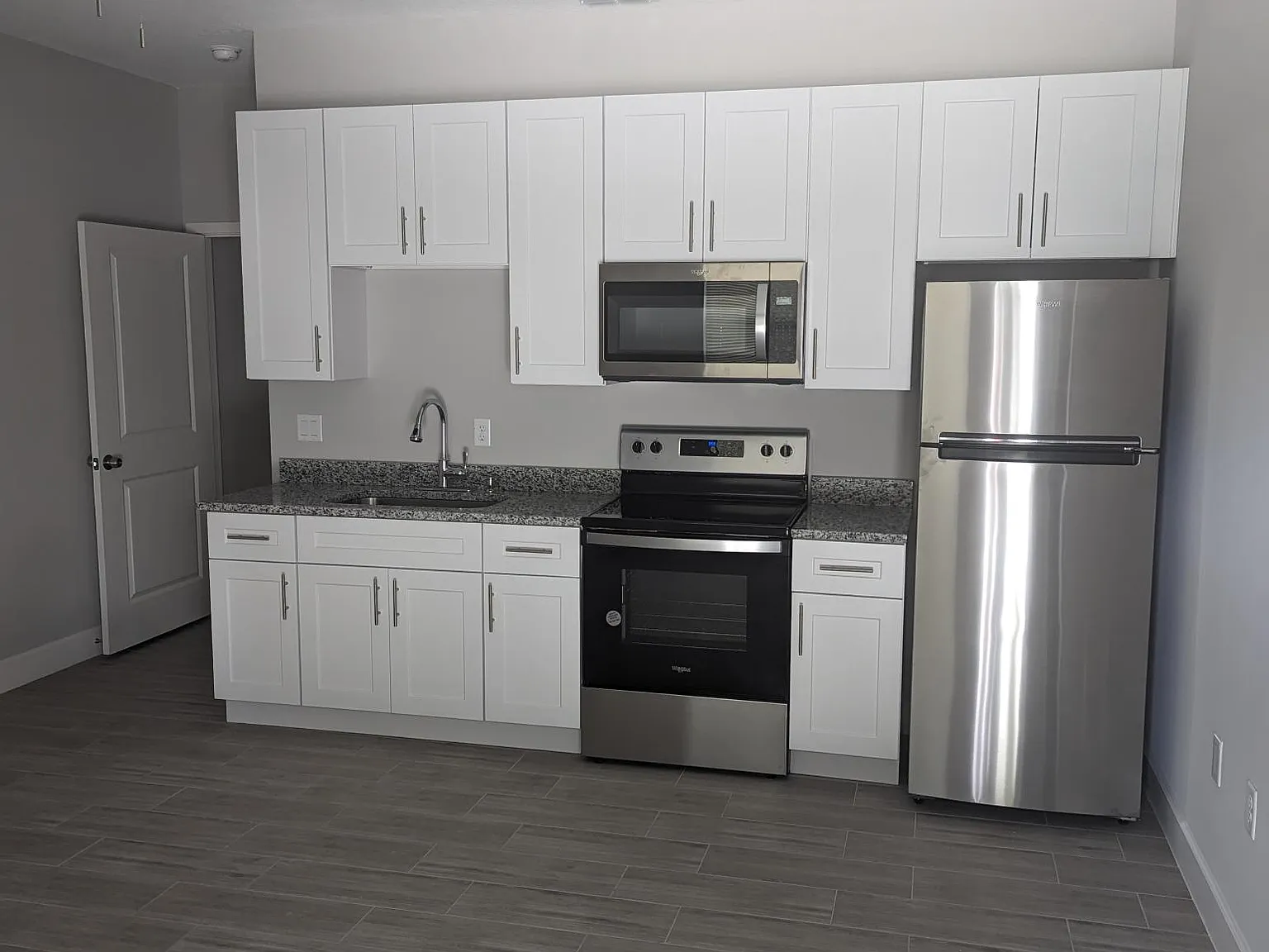 1 bed, 650 sqft, $1,500 — Photo 3