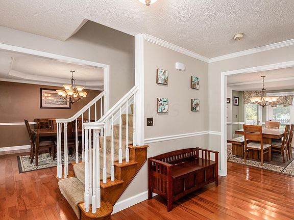 4th image of 264 Briarbend Blvd