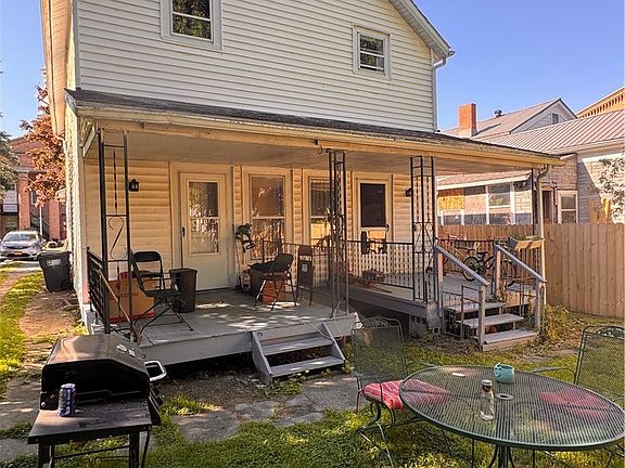 2nd image of 409-411 W Main St #409