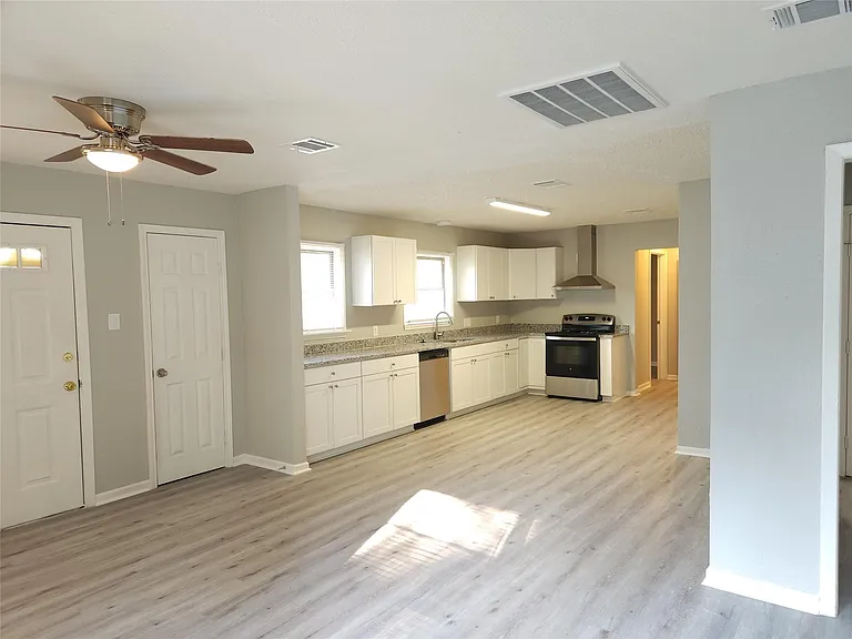 6301 Anderson St — Photo 5