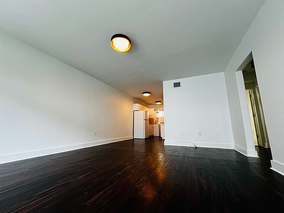 3rd image of 2045 Calais Dr #4