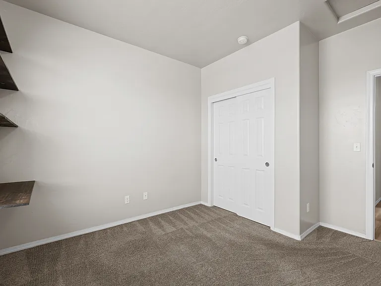 3145 S Mystic Seaport Ave — Photo 32