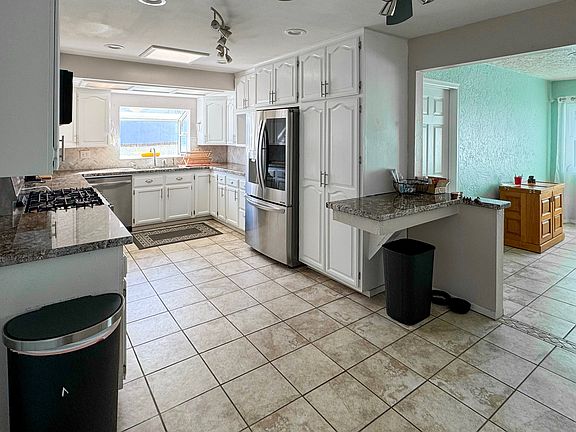 3rd image of 1237 Elsinor Ave