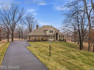 5068 Brookwood Meadows Dr, Brighton, MI 48116