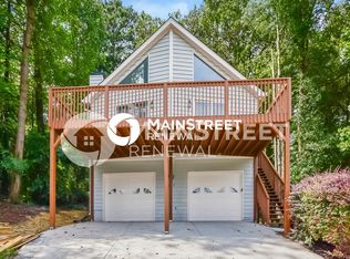 657 Lake Dr, Snellville, GA 30039