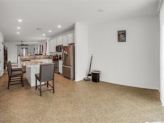 4th image of 6919 Feather Hill St