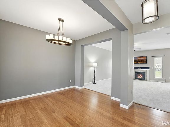 4th image of 413 Angelique Ct