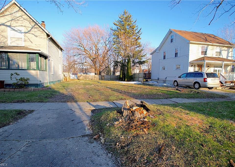 1st image of 214 Vine St